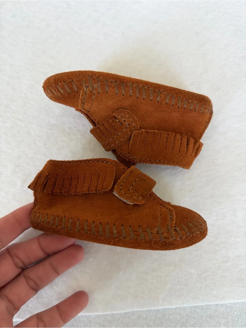 Classic Infant Minnetonka Moccasins Brown Suede Fringe Moccasin Crib Shoes